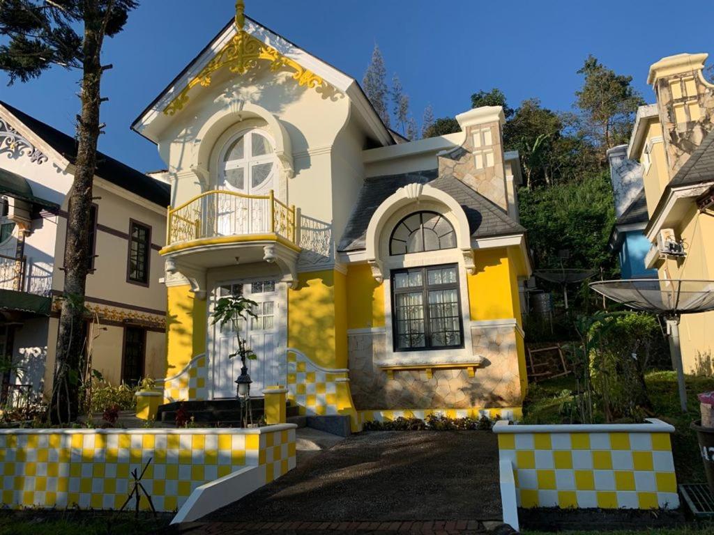 Villa Wubao Kota Bunga 3 Kamar Harga Budget Cinengangirang Exteriér fotografie