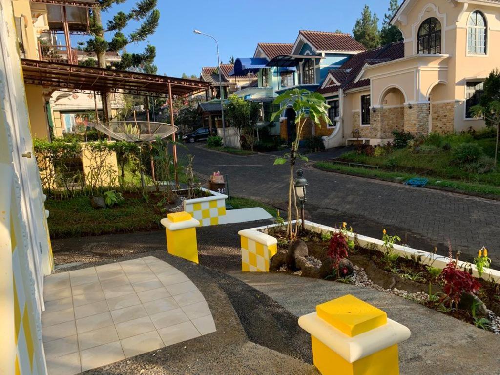 Villa Wubao Kota Bunga 3 Kamar Harga Budget Cinengangirang Exteriér fotografie